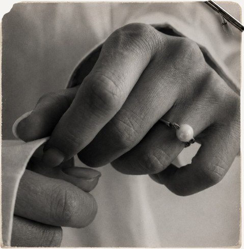 A band worn on a closed hand